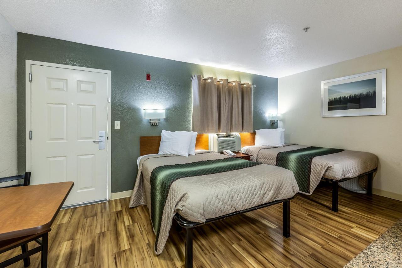 Hometowne By Red Roof Atlanta - Motel Chamblee